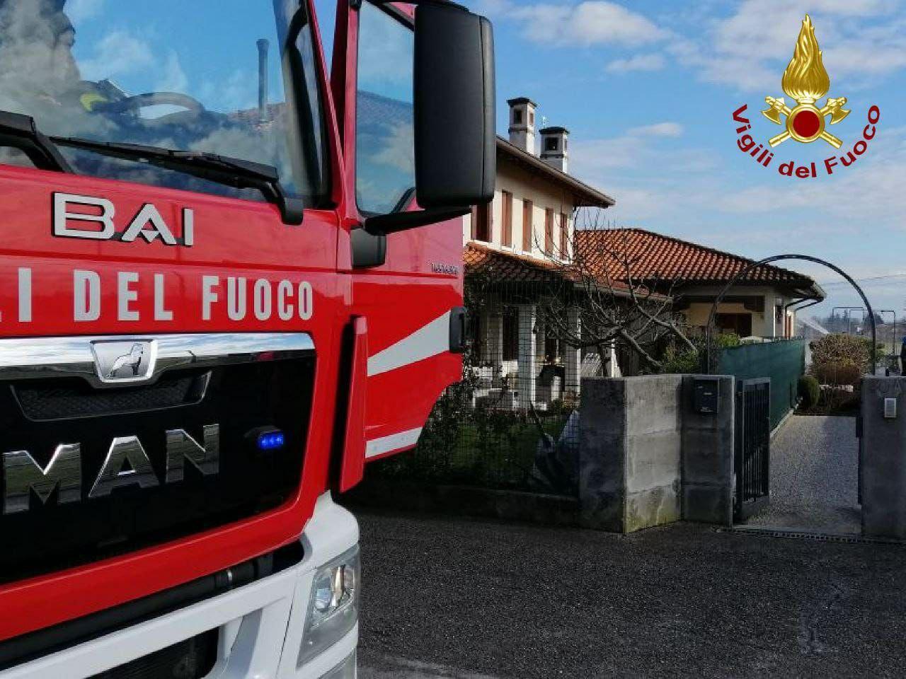 Immagine per Pioggia e vento sulla Bassa. Crolla un muretto a Terzo d'Aquileia, disagi a Cervignano